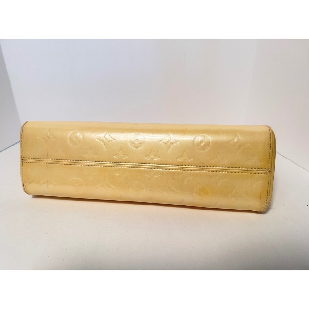 Louis Vuitton Vernis Roxbury Drive Yellow clutch with 22"strap, COA, dust & Box - Picture 8 of 10